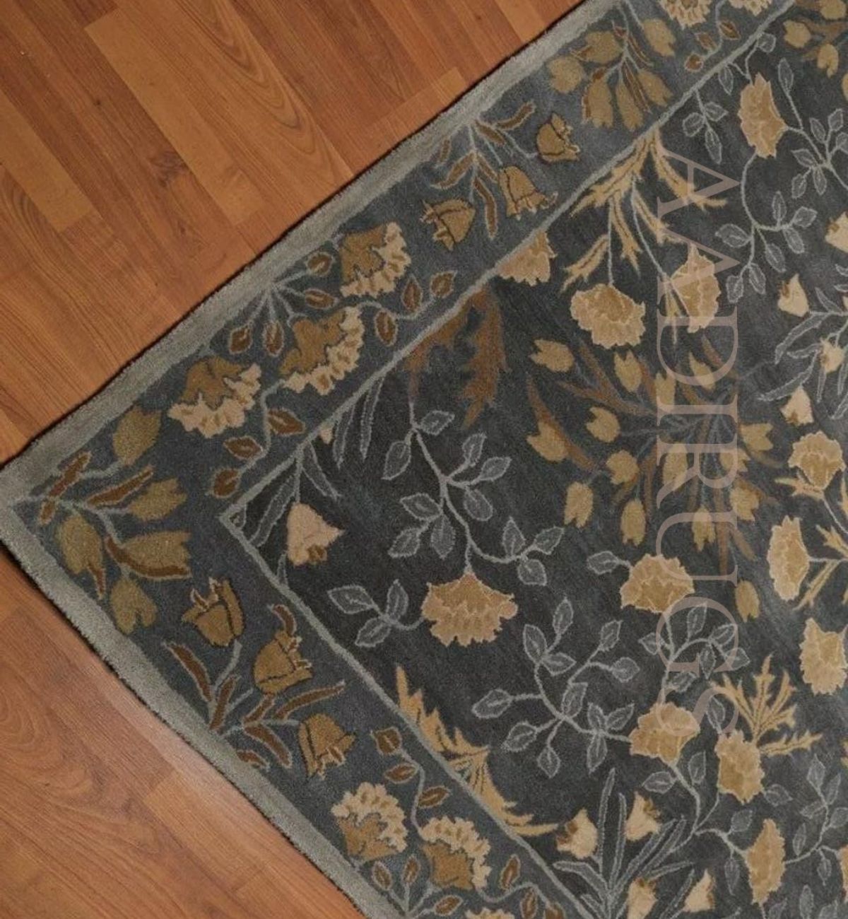 Hand Tufted Traditional Rug AT170