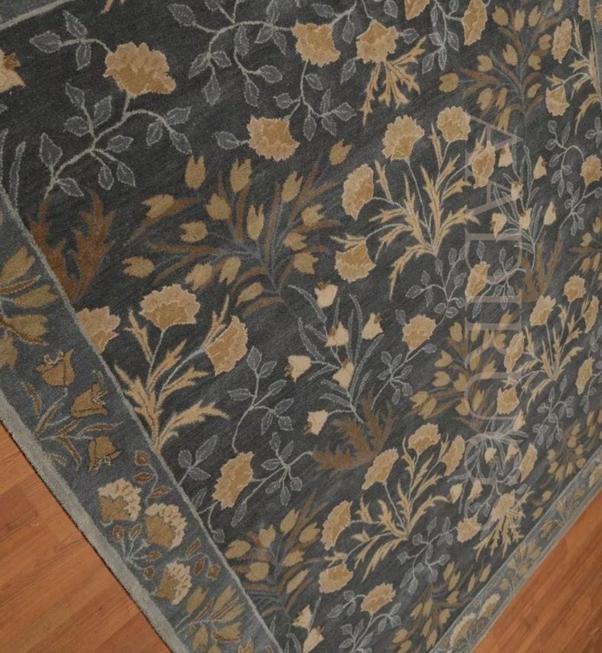 Hand Tufted Traditional Rug AT170