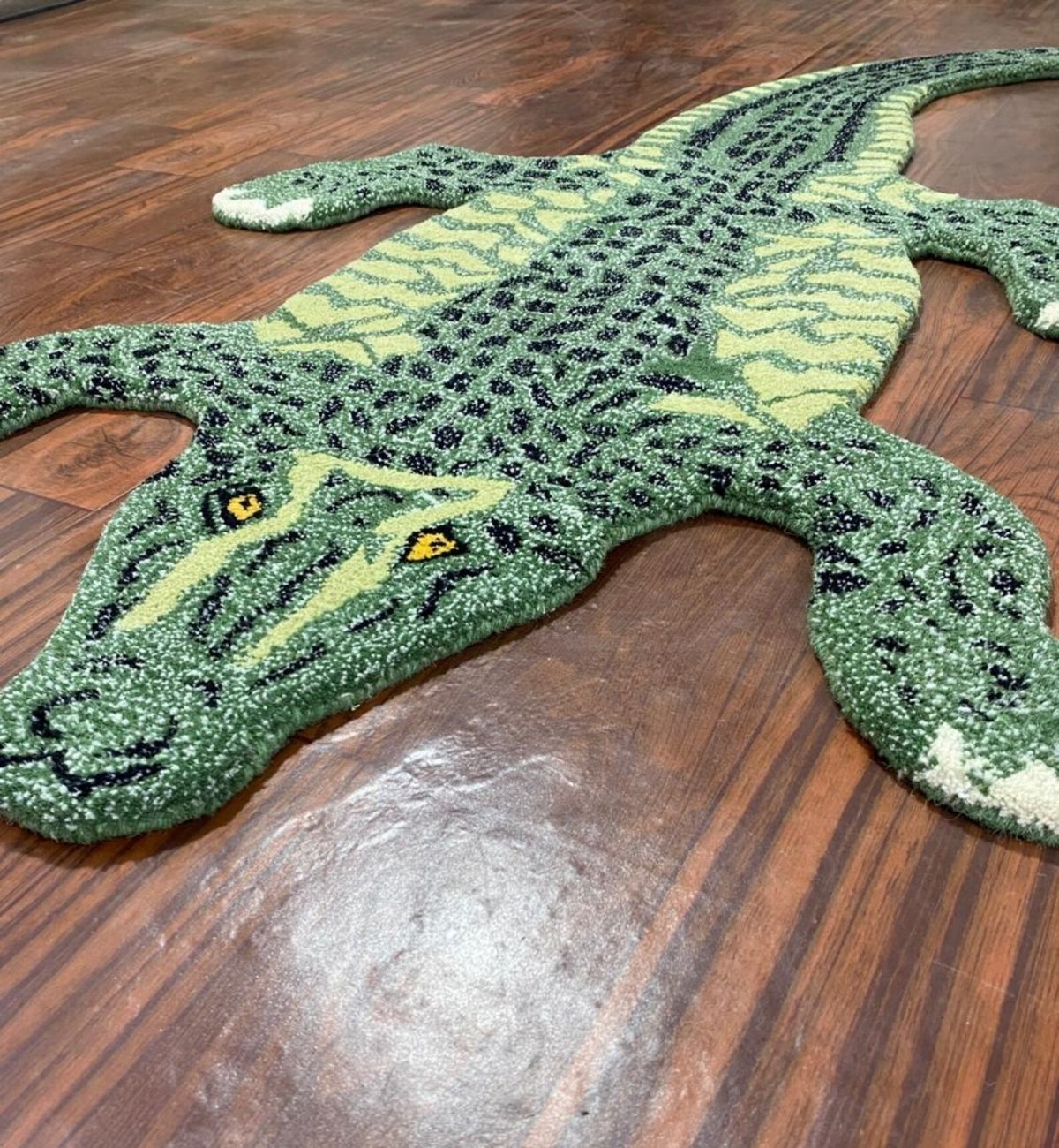 Handtufted Animal Rug Crocodile-shaped-Dark Green-AT28