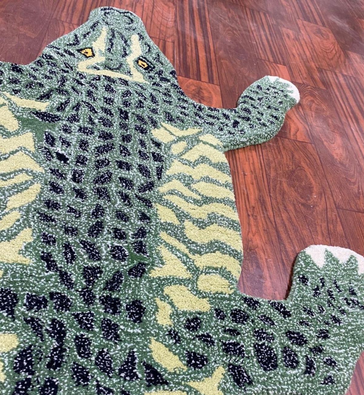 Handtufted Animal Rug Crocodile-shaped-Dark Green-AT28