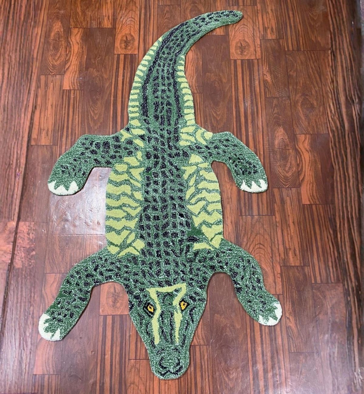 Handtufted Animal Rug Crocodile-shaped-Dark Green-AT28