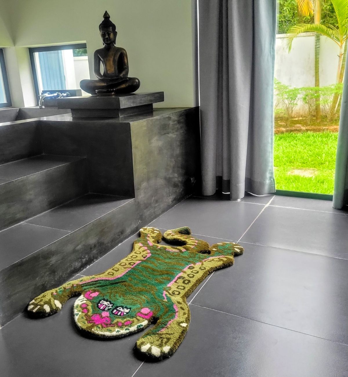 Handtufted Animal Rug Tiger-Shaped-Teal / Green ATUFT